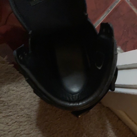 Louis Vuitton shoes - Picture 6 of 8